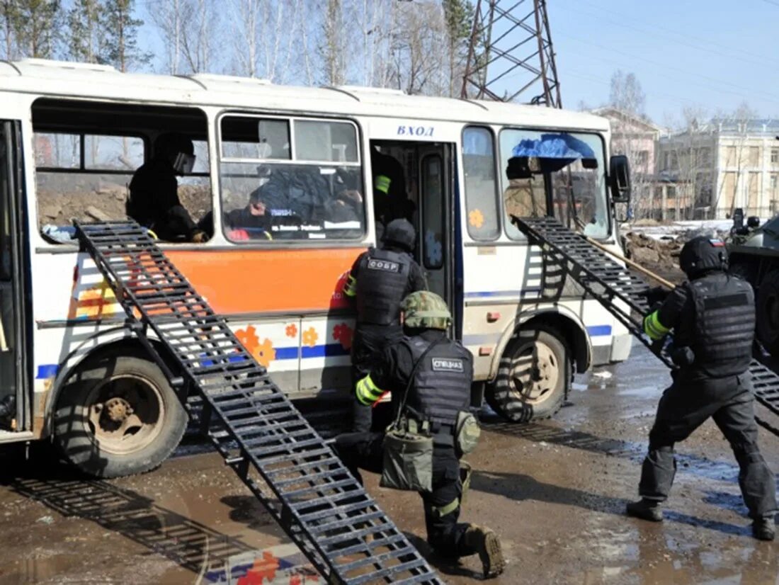 Теракт в общественном транспорте.