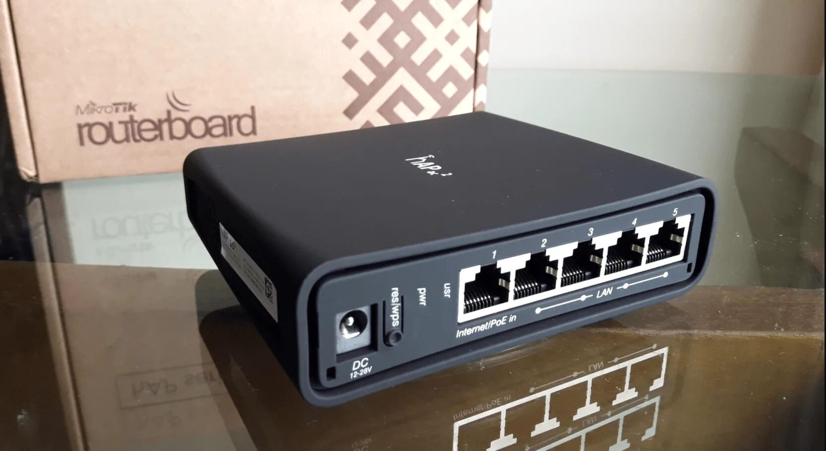 Маршрутизатор mikrotik hap. Микротик hap ac2. маршрутизатор mikrotik hap ac. hub ac2 mikrotik. микротик роутер hub 2 ac.
