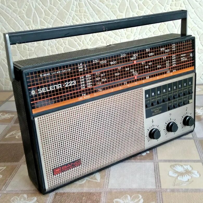 Радиоприемник селена b217. Радиоприемник selena. Радиоприемник selena. Селена в 215 радиоприемник. Радиоприемник selena.