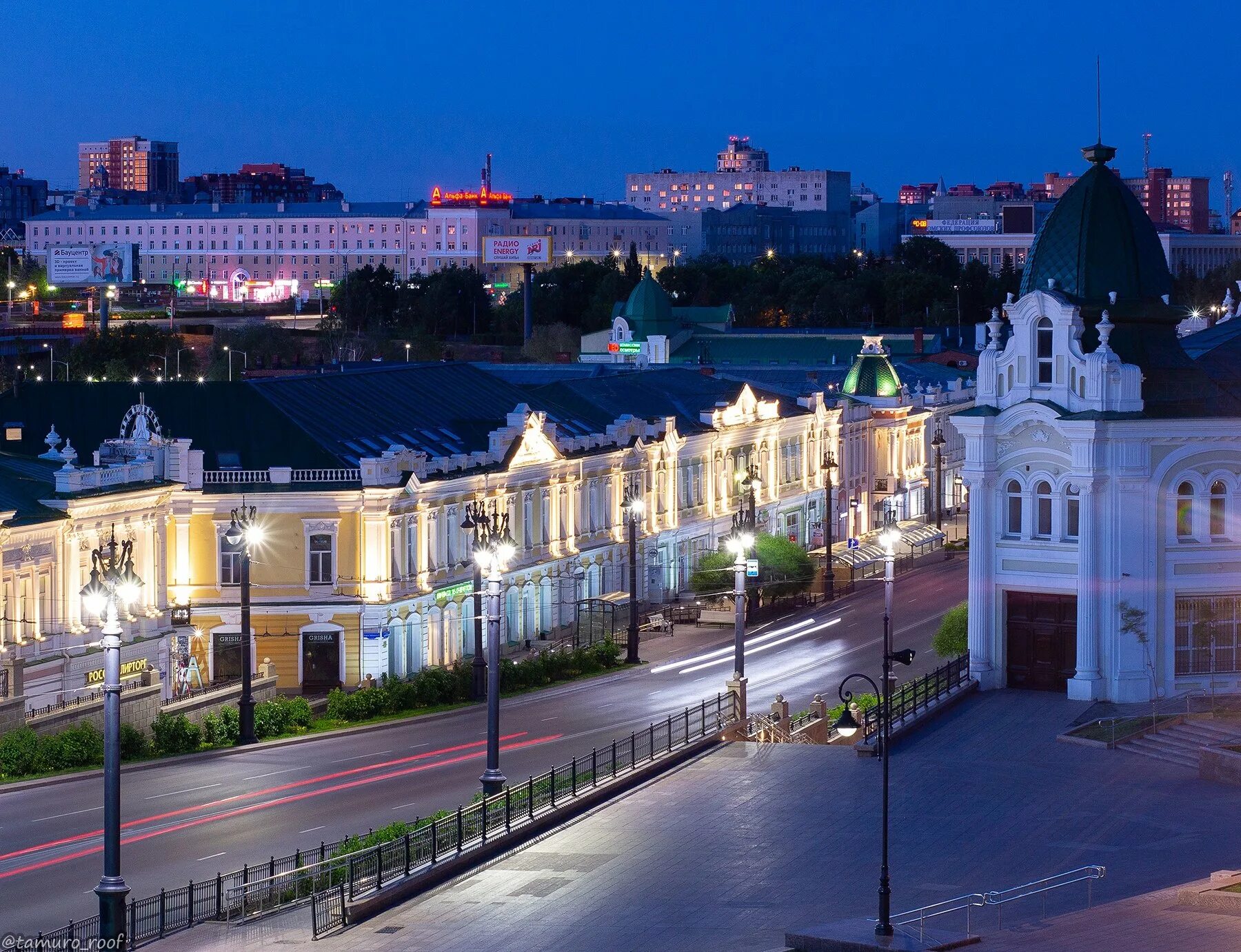 Сколько городу омску. Город Омск Любинский проспе. Омск Любинский проспект ночью. Любинский проспект Омск Кудрявцев. Любинский проспект Омск 2021.