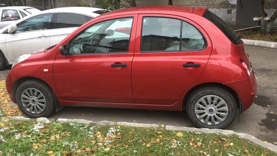 Nissan micra k11 на bbs. Nissan micra r16. Колеса на ниссан микра. Ниссан микра на 16 колесах. Колеса на ниссан микра.