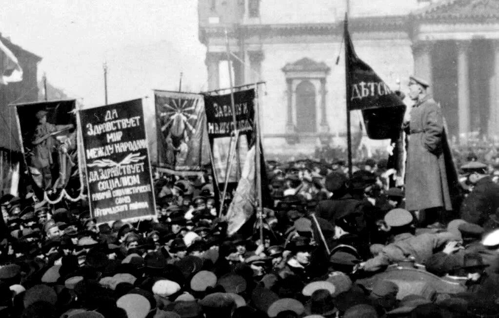 демонстрации 1917 года на марсовом поле. демонстрация завода 1917 петроград. митинг большевиков июль 1917. июльская демонстрация 1917. демонстрация в петрограде 1917.