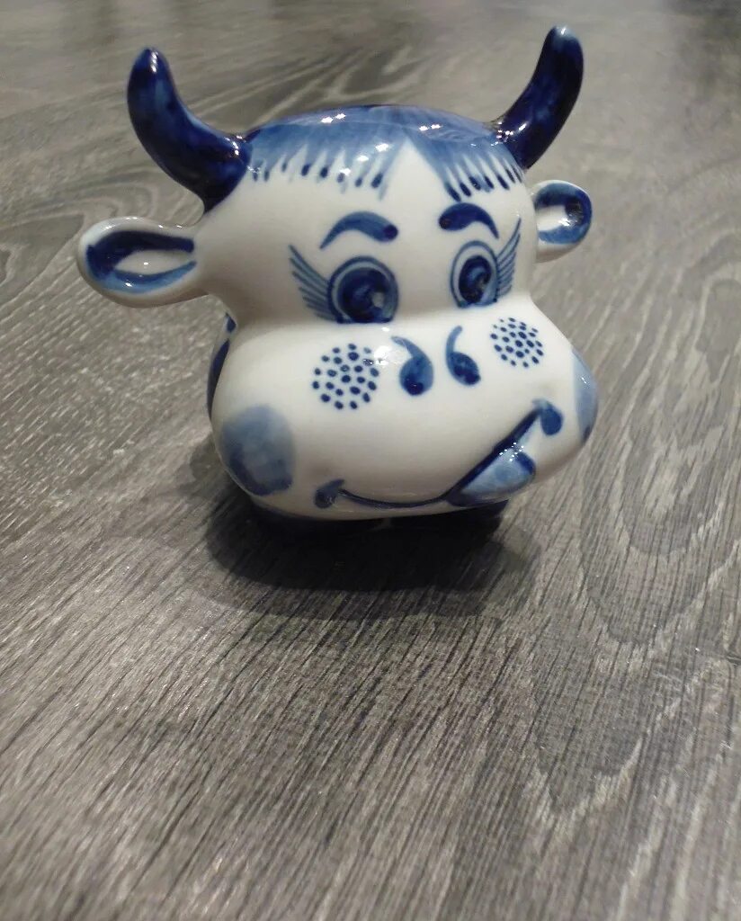 Гжель фигурка коровы. Гжель буренка. Гжель фигурка коровы. Гжель сувениры. Гжель корова.