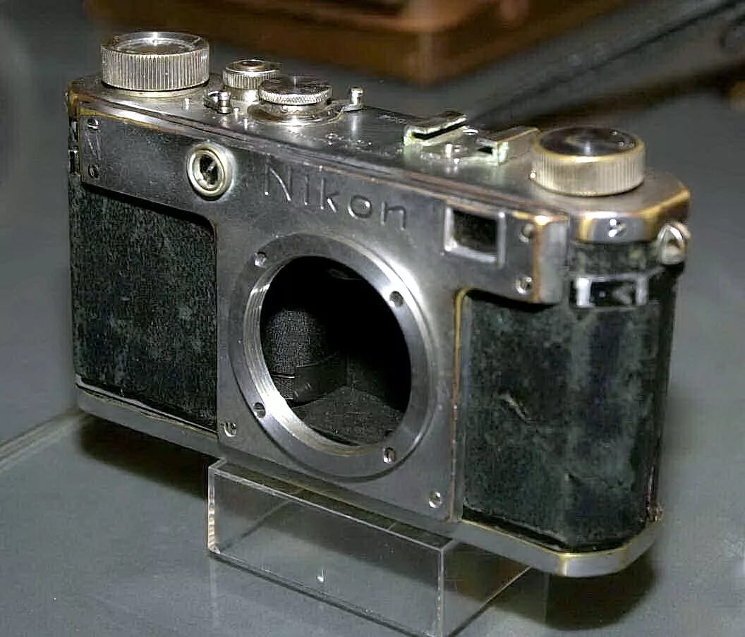 Корпус камеры купить. Nikon Rangefinder Camera. Корпус фотоаппарата Nikon. Фотоаппарат в металлическом корпусе. Магниевый корпус камеры.