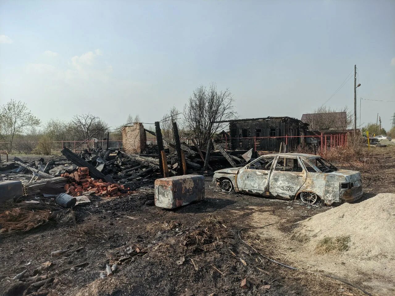 Пожар. Пожары Артемовский Свердловской. Пожар в лесу Артемовский. Артемовск сколько жителей.