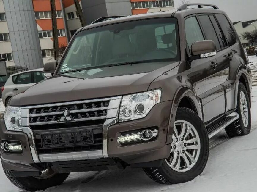 Мицубиси паджеро 2014 серый. Mitsubishi pajero 2014 черный. Паджеро 4 2014г. Митсубиси паджеро 2014 белый. Паджеро 4 2014г.