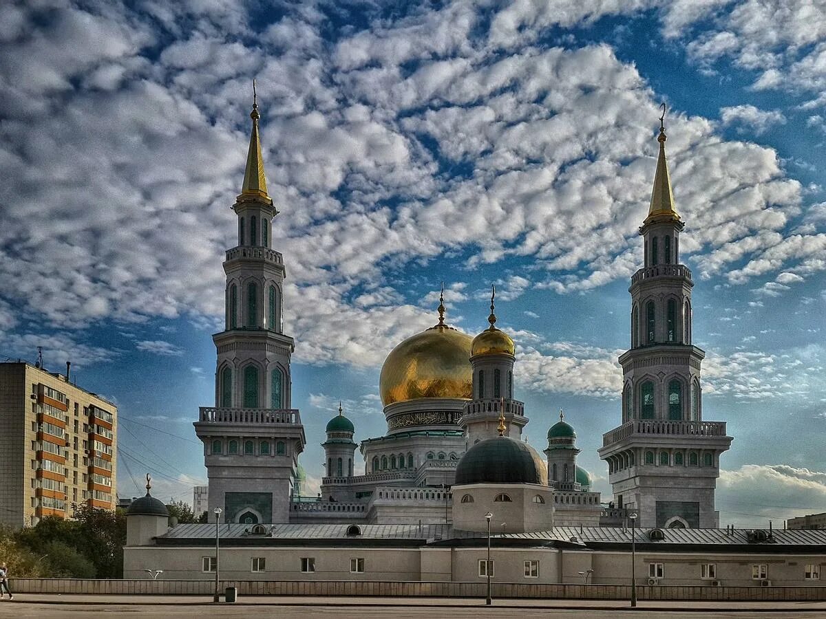 В москве есть мечеть. Московская Соборная мечеть Москва. Минарет Московской Соборной мечети.