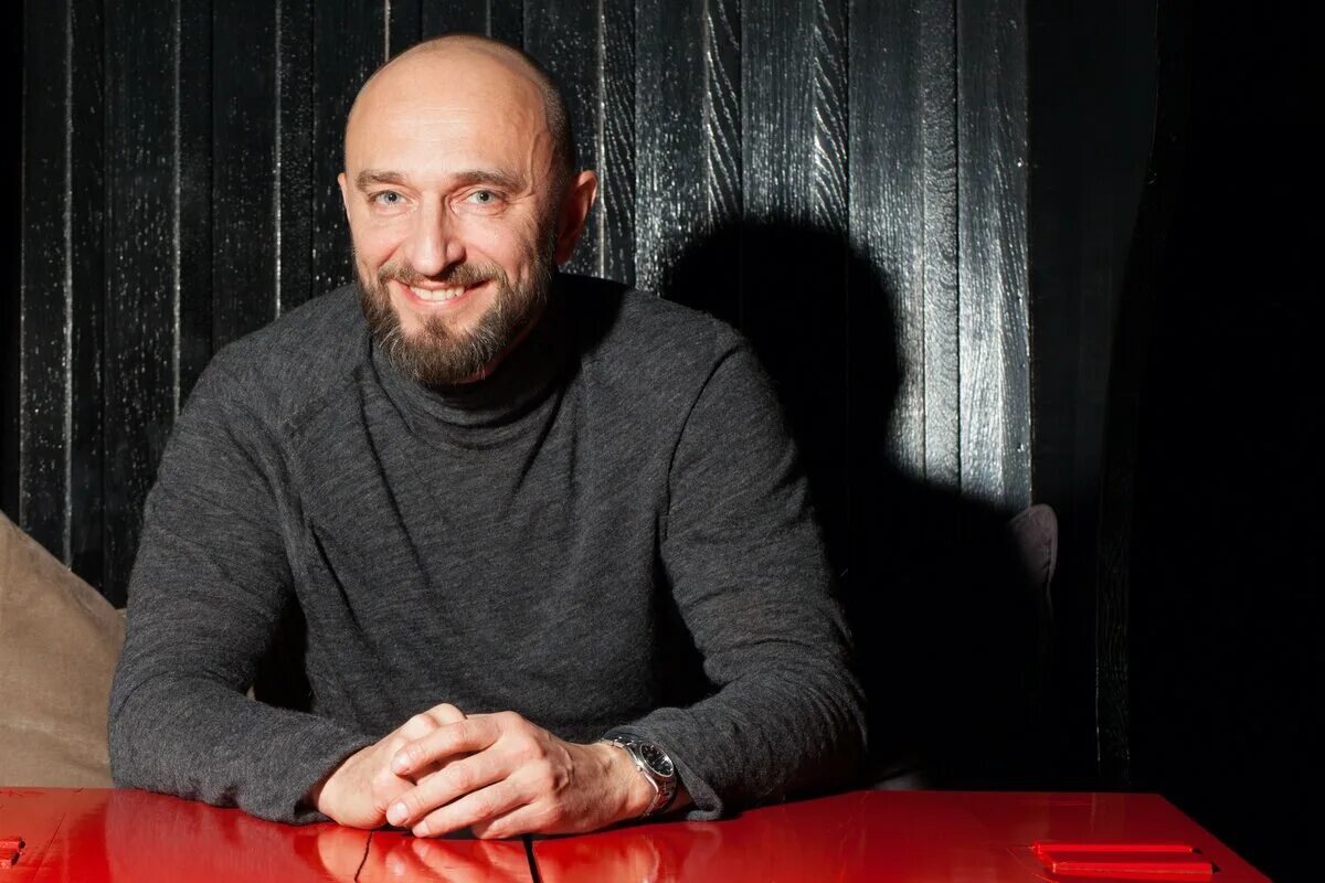 Тютенков ресторатор. Илья тютенков. илья викторович тютенков. илья тютенков ресторатор уголек. илья тютенков рестораны.