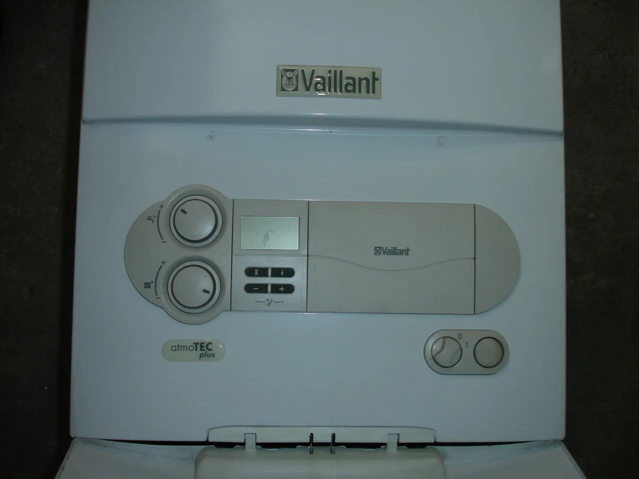 Vaillant атмо 240. Вайлант атмо тек про 240/3-3. Котел Вайлант атмо тек VUW. Датчик тяги Vaillant.