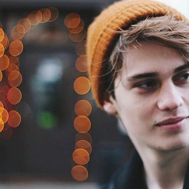 Николас инстаграм. Николас голицын. nicholas galitzine актер. николас голицын фото. николас голицын колдовство.