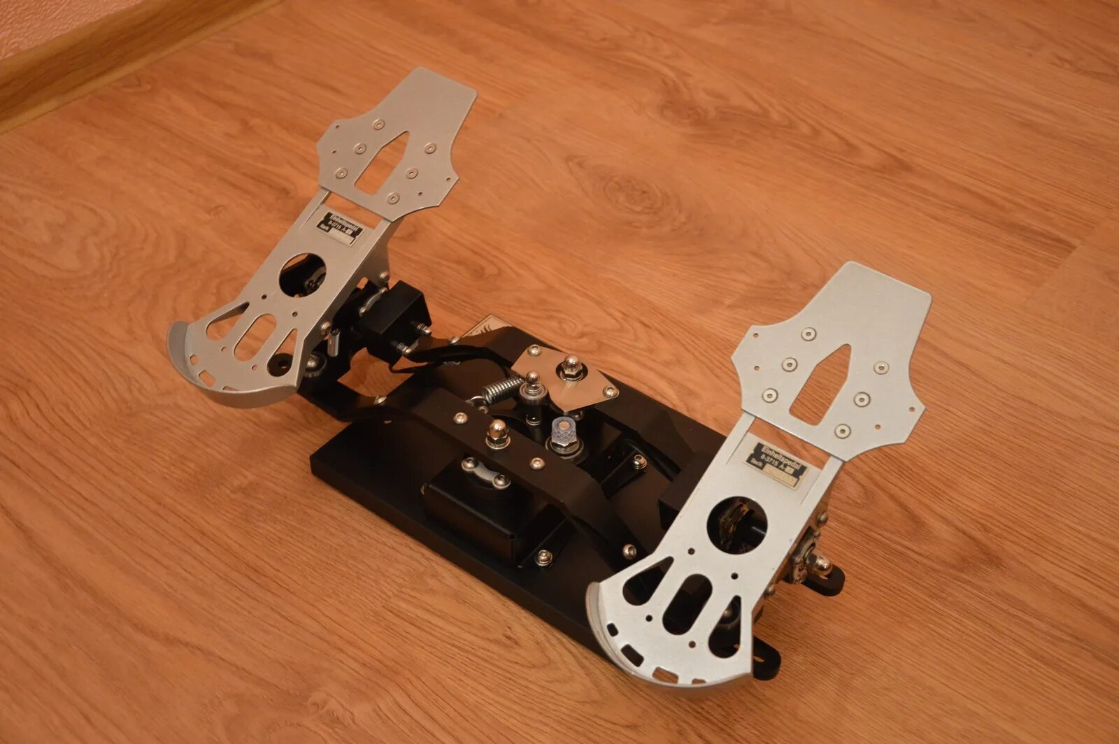 Педали вкб чертежи. F 18 rudder pedals authentic. Sim rudder pedals. Педали для авиасимулятора logitech. Игровые педали t-rudder mkiv.