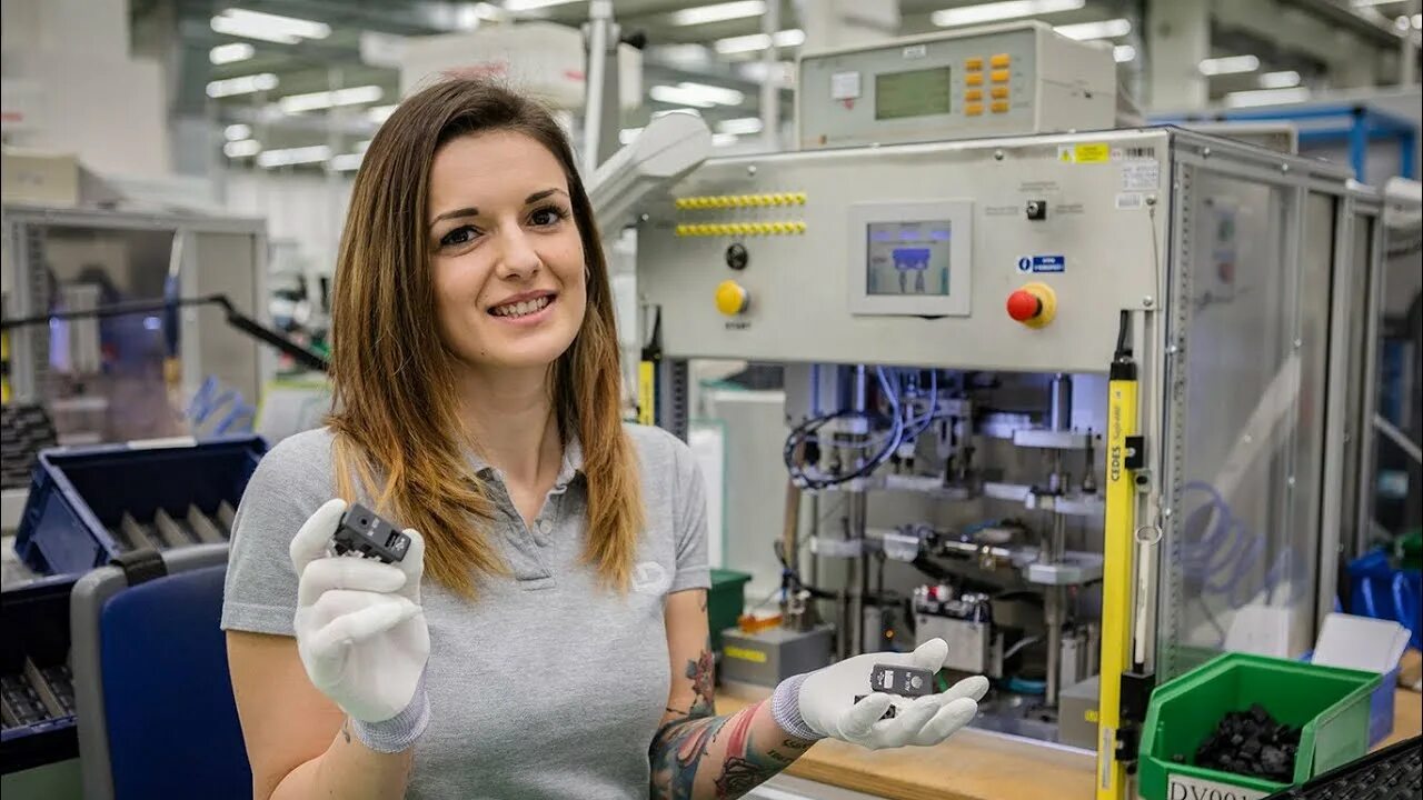 Омск телеоператор никитин станислав. Елена вольвач таганрог. Оператор запорожье. Оператор запорожье. Оператор запорожье.