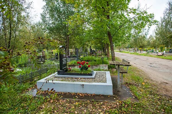 Всеволожск ковалевское кладбище. Памятники ковалевское кладбище. Памятники ковалевское кладбище. Ковалево кладбище. Кладбище ковалево спб.