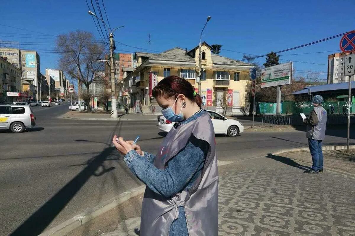 Доброволец читы. Местные жители читы. волонтерство чита. люди в чите.