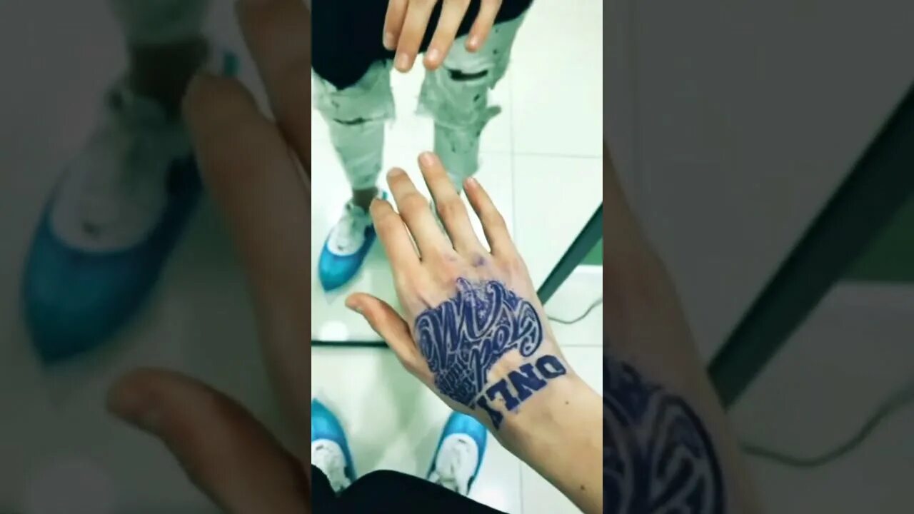 Тату шипа на руке. Тату егора шипа. Тату егора шипа на руке. Татуировки дани кашина. Тату егора шипа на руке.