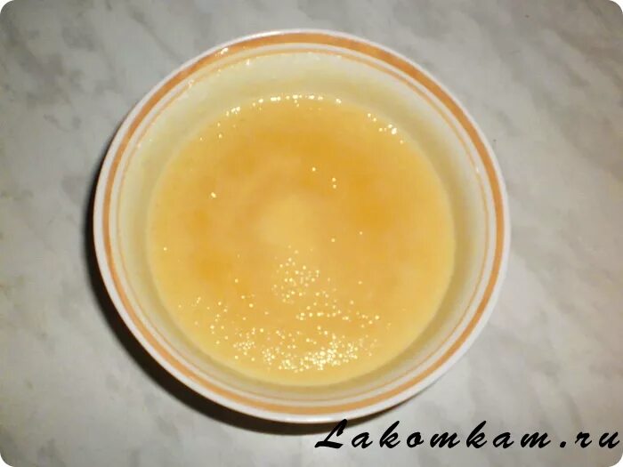 вареные сгущенные микроволновке. сгущенка в микроволновке. можно ли сгущенку в микроволновке. сгущенка вареная в креманке. крем дульче де лече.