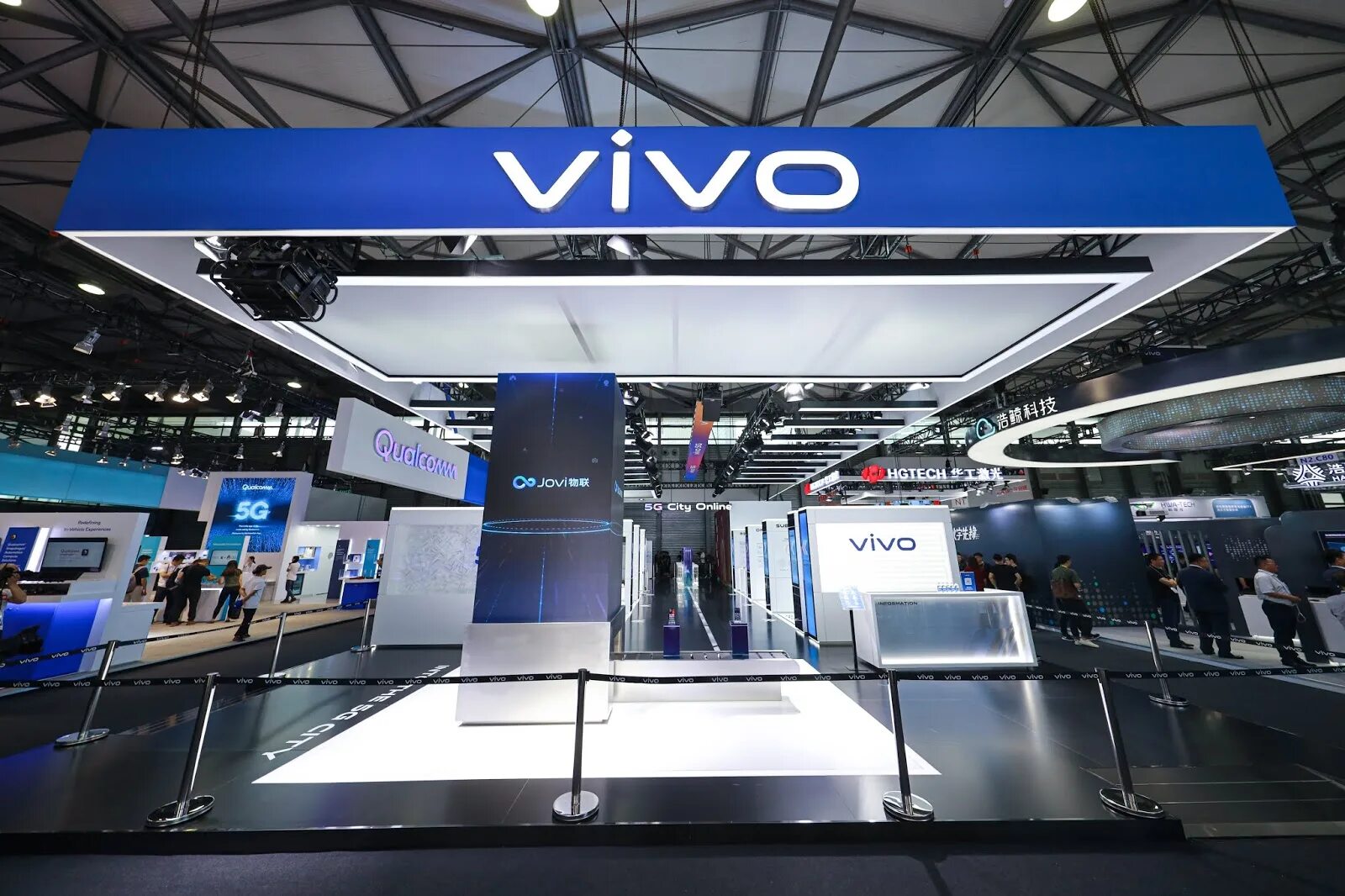 Vivo office. Vivo 5g. Vivo Company. Стенд vivo. Компания vivo смартфоны.