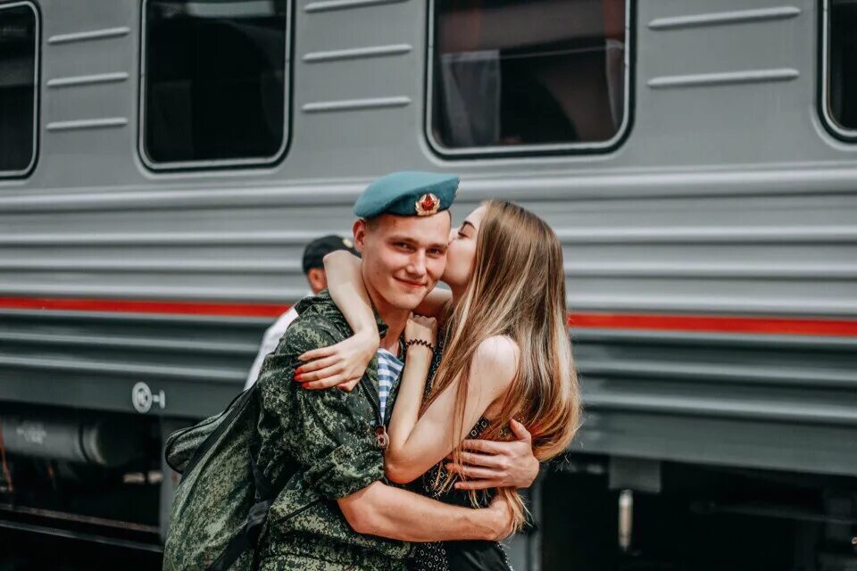 Дождаться много