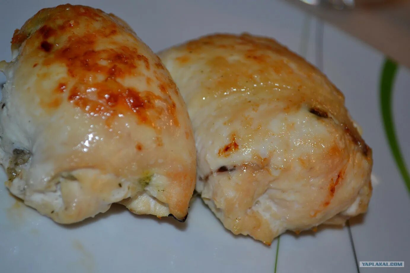 конвертик из куриной грудки с сыром и грибами. куриные конвертики с начинкой. куриные конвертики в духовке. конвертики из грудки курицы. куриные конвертики в духовке.