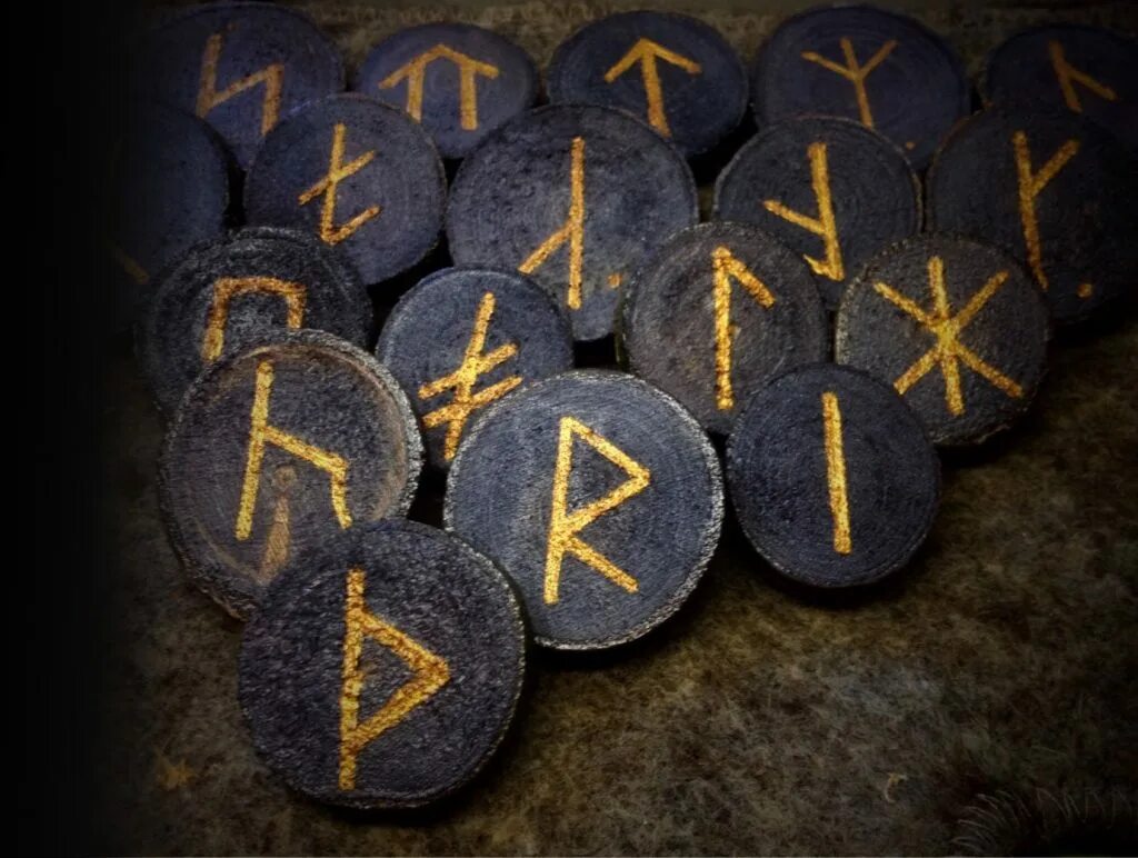 Руны гадание трех рун. Руны расклад трех рун. Гадать на рунах. Руны гадание трех рун. Руны гадание трех рун.