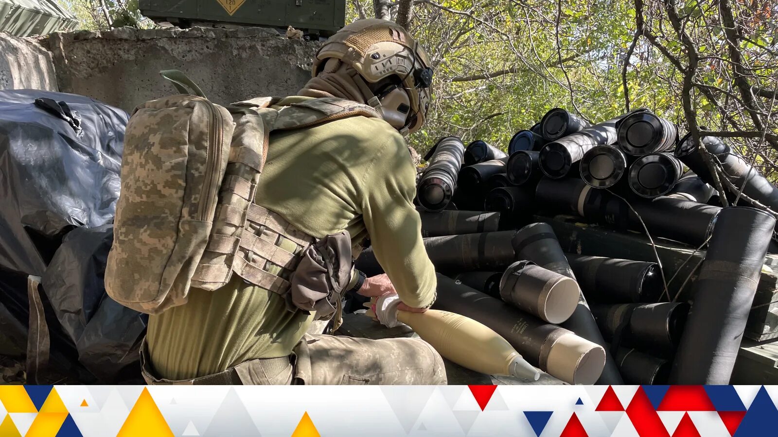 The russian soldiers fought. Пакистан и афганистан. Войска в крыму 2014. She cleans the door. The russian soldiers fought.