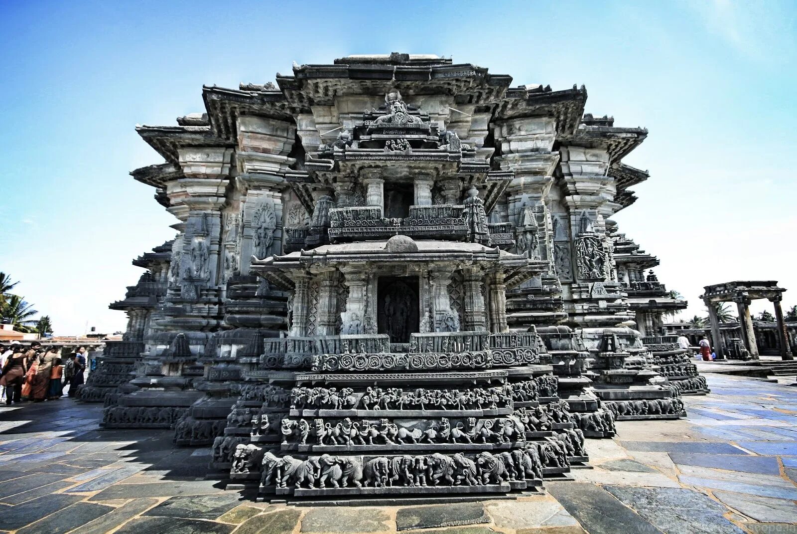 Храм temple. Храм Хойсалешвара Индия колонны. Храм Ченнакесава, Карнатака. Древняя архитектура Индии храм Шивы. Храм Хойсалешвара в Халебиде.