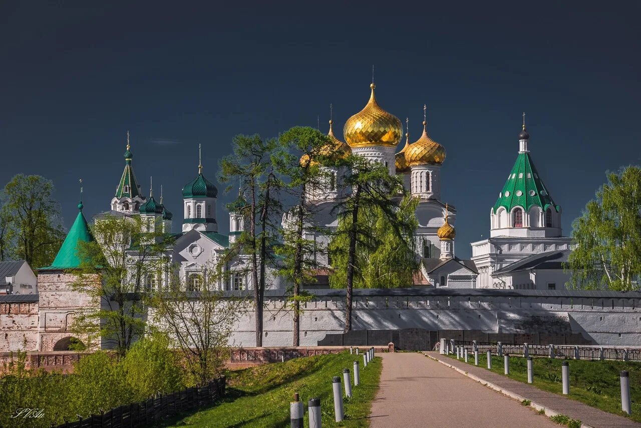 Кострома ру сайт. Ипатьевский монастырь Кострома. Ипатьевский монастырь Кострома храм.