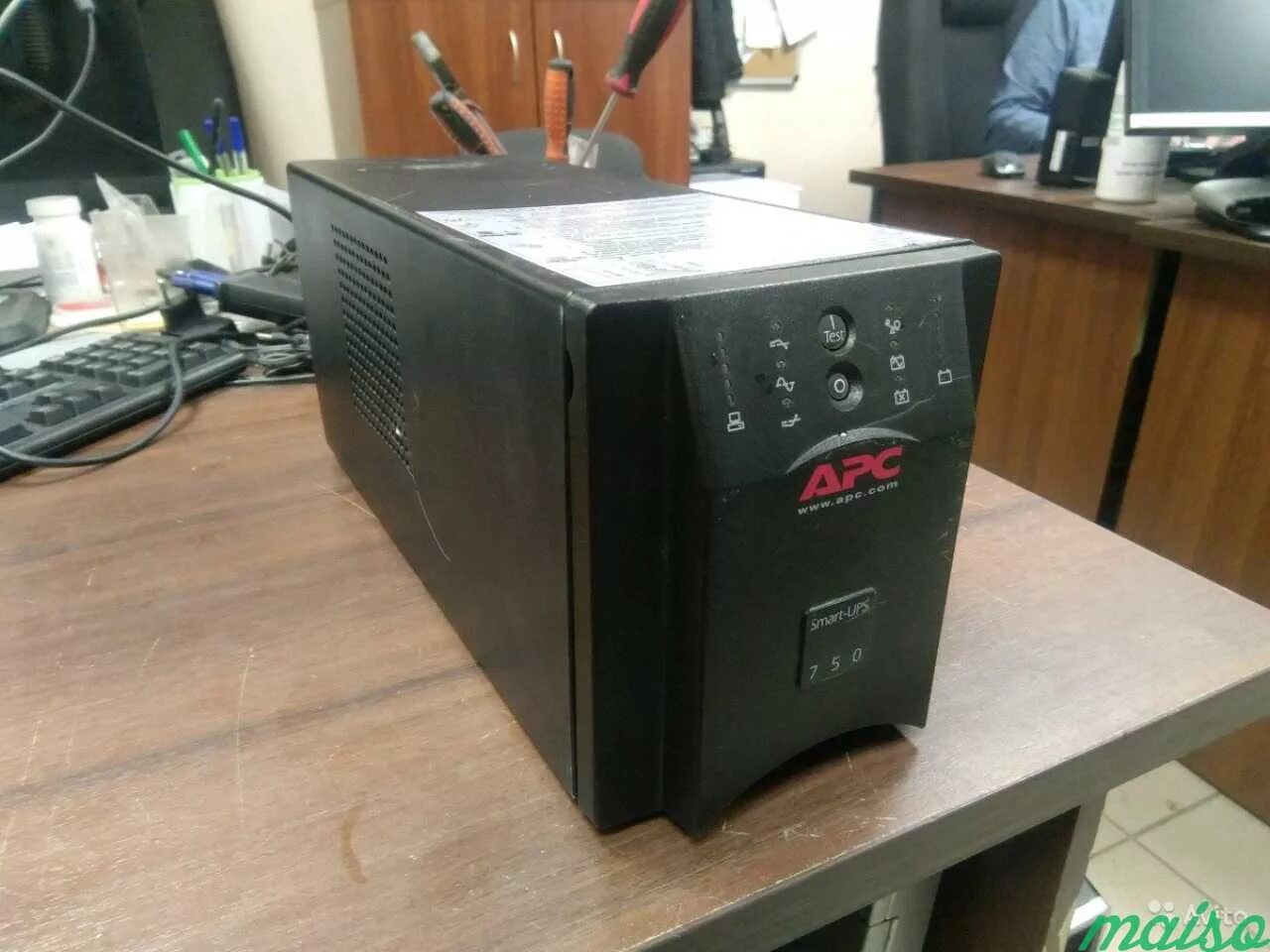 Ups aps smart. Apc smart ups 750. арс 750 smart-ups. apc ups 750. aps 750 бесперебойник.