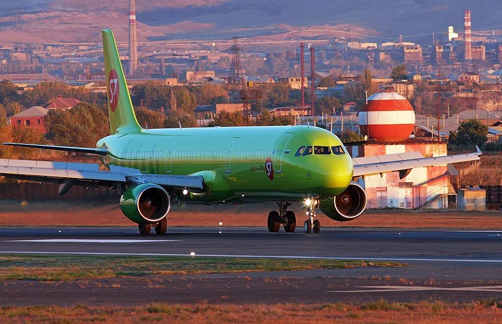 Армянский аэропорт звартноц. Аэропорт звартноц ереван новый. Аэропорт звартноц новый. Аэропорт города ереван. Аэропорт армении ереван.