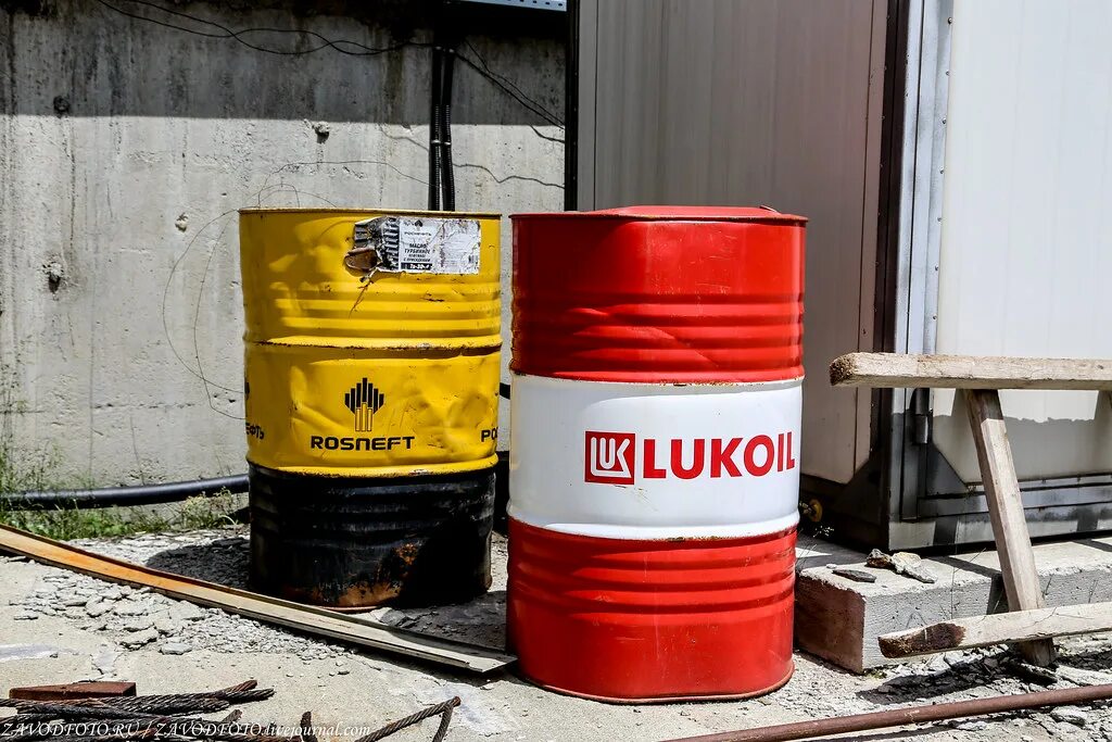 Баррель масло Lukoil. Роснефть бочки. Роснефть нефтяные бочки. Бочки с нефтью Лукойл. Купить бочку лукойл