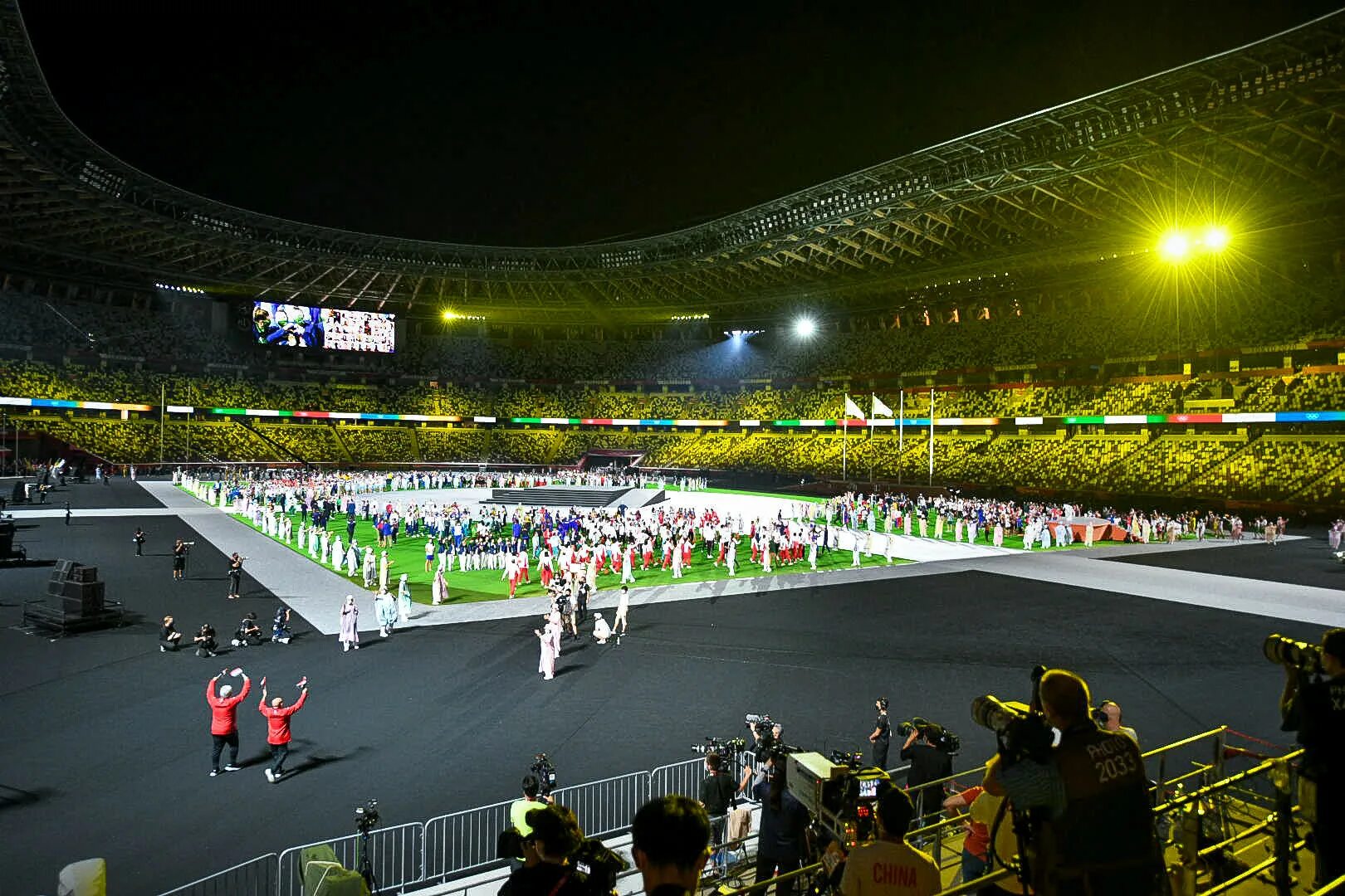 Tokyo 2020 olympics. Токио 2020. Церемония закрытия Олимпийских игр в Токио 2020. Олимпийские игры 2020 Токио церемония закрытия Узбекистан.