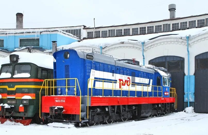 Чмэ3 ржд. Чмэ3 в депо. чмэ3 синий. тепловоз чмэ3 синий. чмэ3 синий ржд.