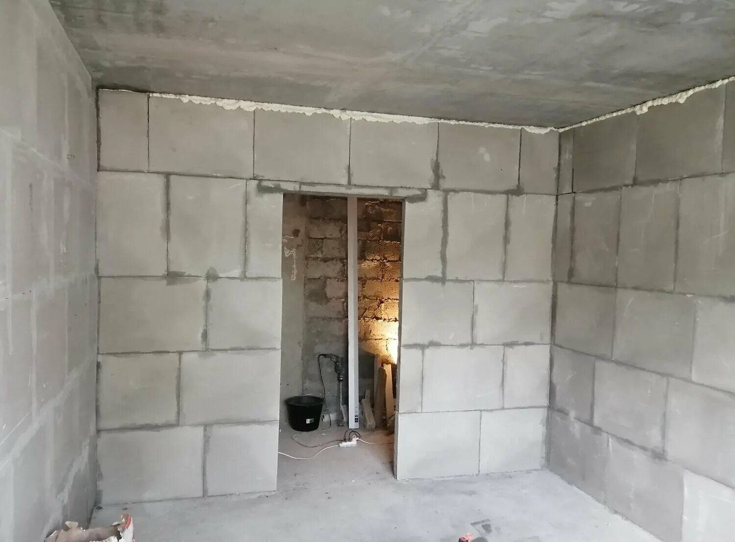 Пазогребневые плиты монтаж. Кладка пазогребневых блоков. Стена из плит гипсовых пазогребневых. Кладка пазогребневых блоков. Перегородки из 80 пгп.