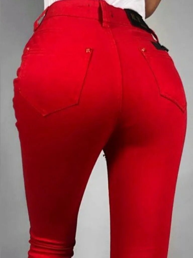 Очко купить недорого. Красные джинсы. Красные брюки в обтяг. Красные атласные брюки.