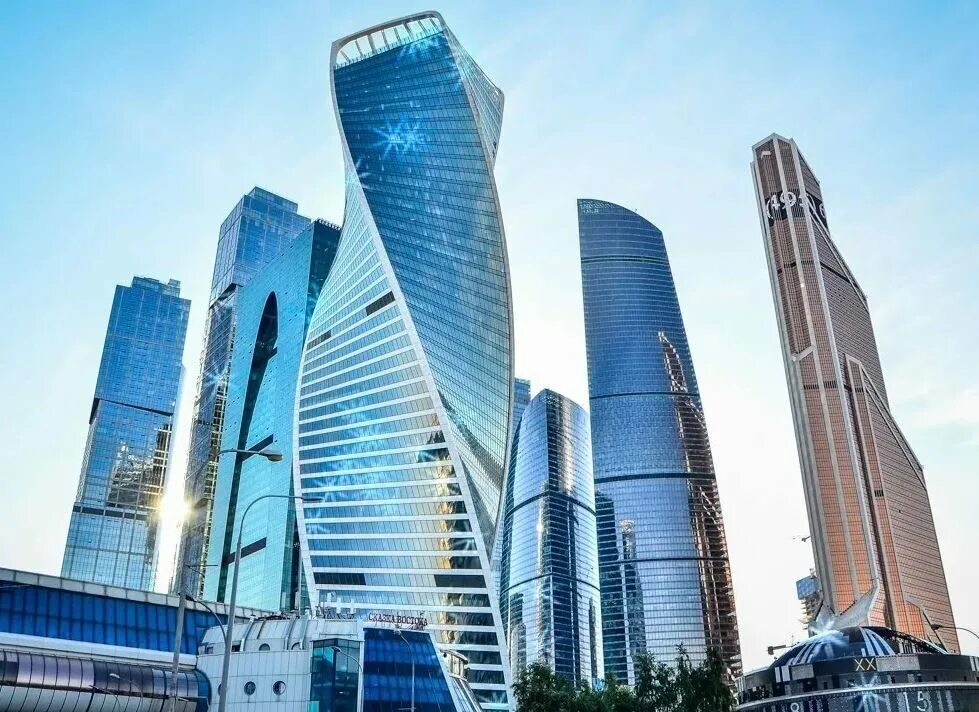 Москва сити башня меркурий сити тауэр. Спортивный комплекс в сочи олимпийский. М. Zaha hadid москва хорошево. Marina bay sands архитектура.