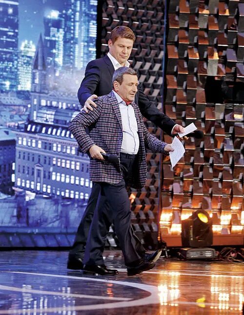 Дмитрий губерниев фото. Дмитрий губерниев. Рост дмитрия губернего. Дмитрий губерниев в полный рост. Дмитрий губерниев в полный рост.