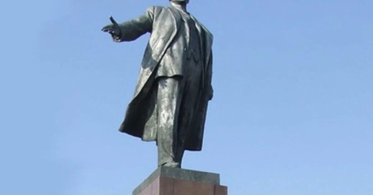Памятник ленина кербель. Ногинск ленин памятник ленину. Памятник ленину в ильском. Статуя ленина курск. В каком году поставили памятник ленина.