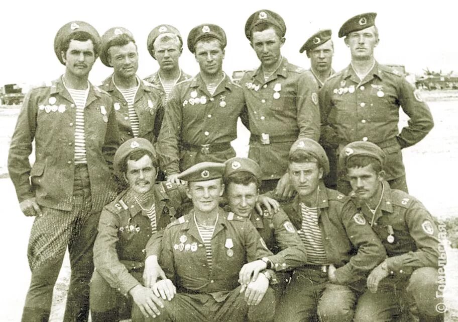 Полк вдв приднестровье. Александр сынурович серендеев (173 ооспн), сергей чеголя. Вдв ссср в афганистане. Дембеля вдв афганистан. Шурави в афганистане.