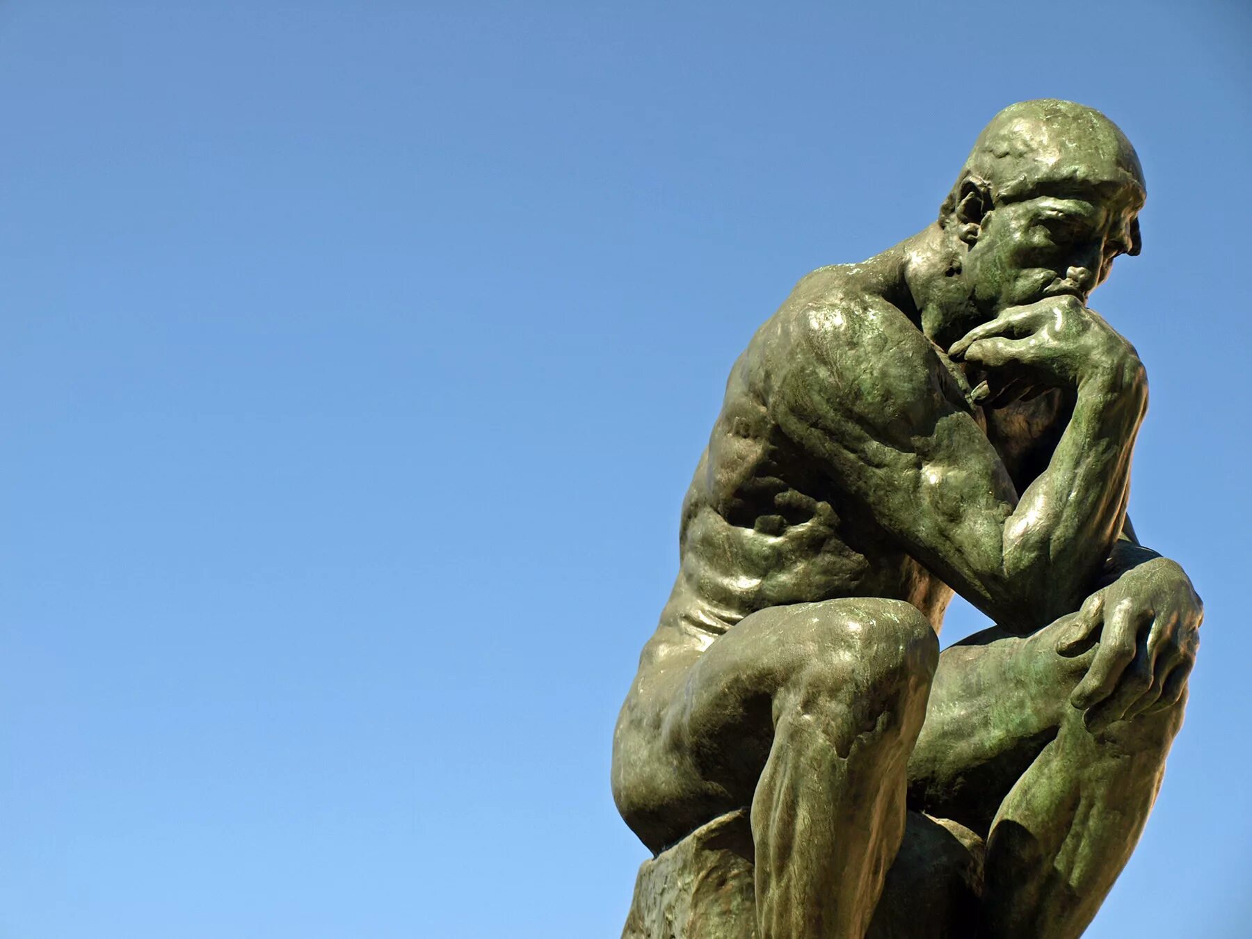Статуя мыслителя родена. Народный мыслитель. Роден мыслитель скульптура фото. Роден мыслитель. Родосский мыслитель.
