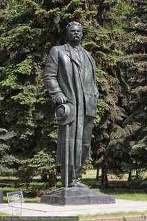 Памятник горькому