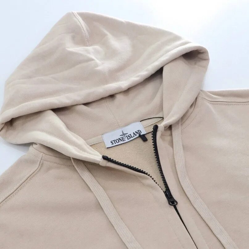C p company зип худи белая. C. Бежевая зип худи. Бежевая зип худи stone island. Бежевая зипка.