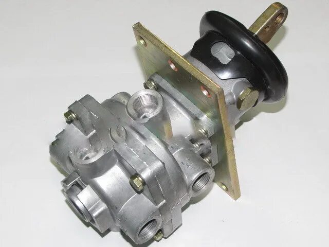 Кран тормозной 100-3537010 камаз. 7548-1305020 кран. Главный тормозной цилиндр на камаз 5511. Гтк старого образца 100-3514008. Гтк 100 3514008 кран тормозной.