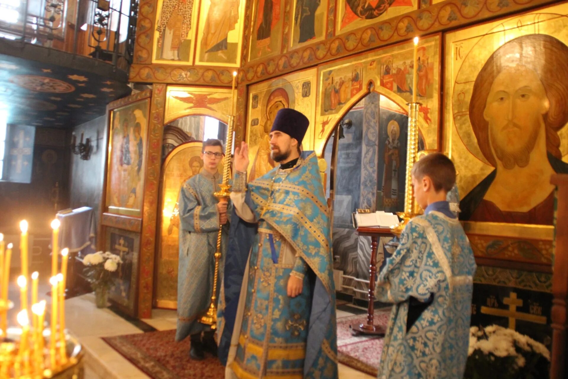 службы в церкви тольятти