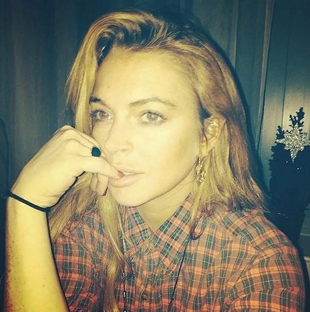 Линси лохан инстаграм. Лохан инстаграм. Линдси лохан. Неудачные фото девушек. Лохан инстаграм.