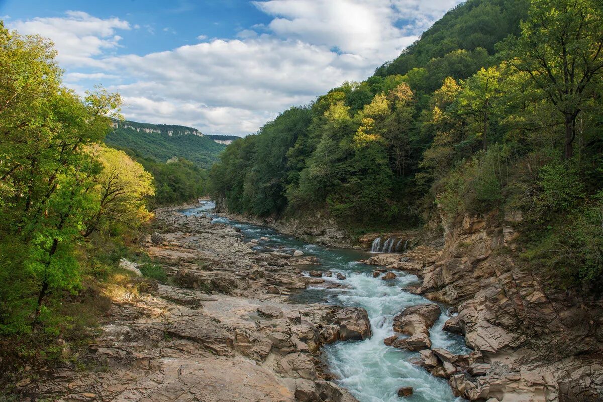 White river. Белая река Гузерипль. Река белая Адыгея Майкоп. Река белая Адыгея Гузерипль. Река белая Кубань.