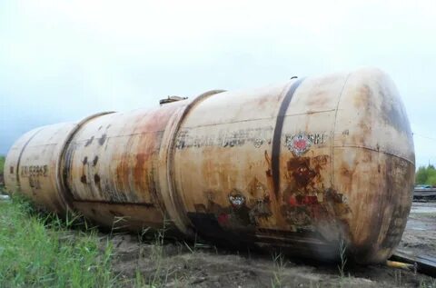 Цистерне заполненной нефтью