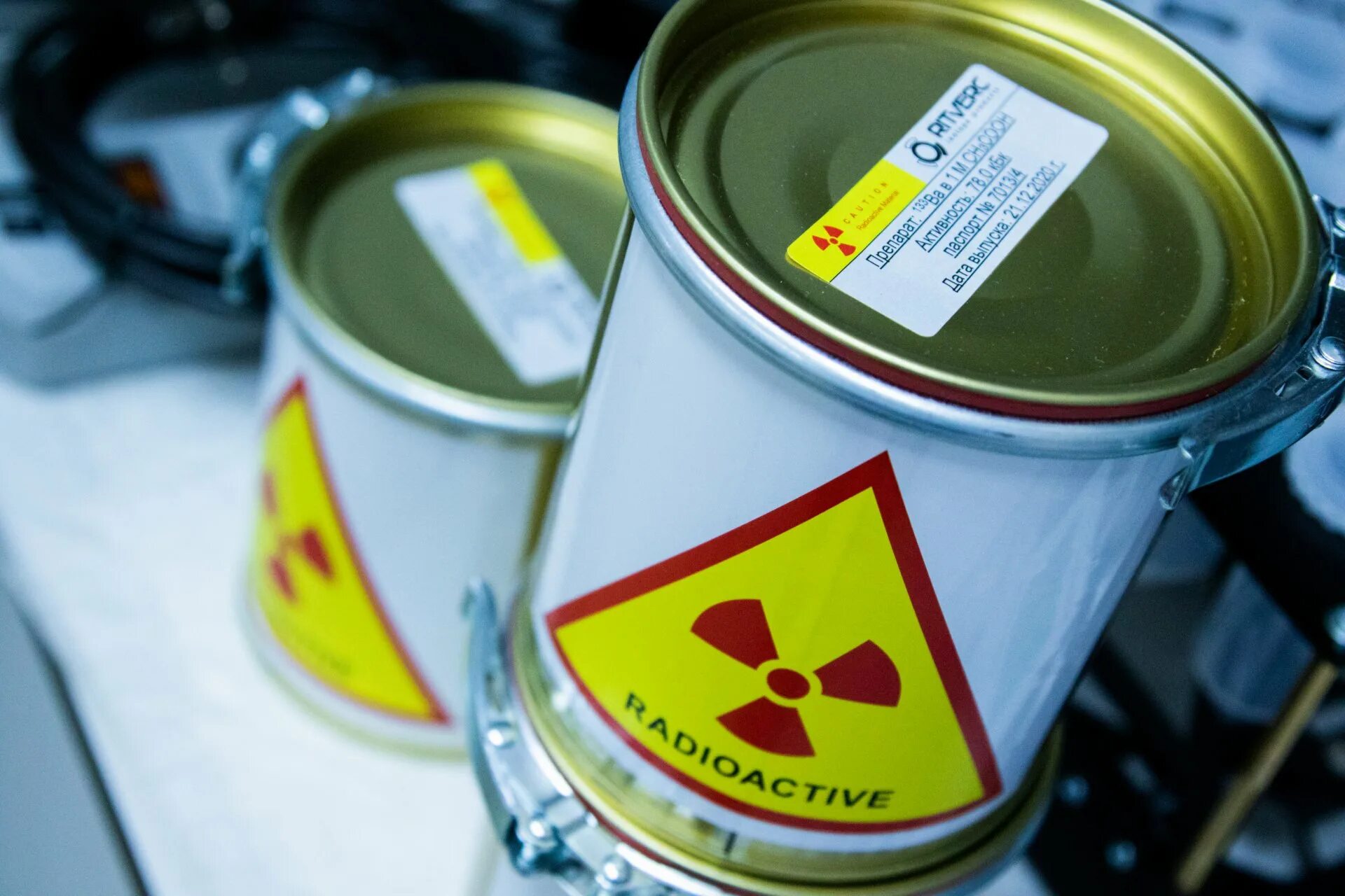 Россия продала уран сша. Радиоактивное загрязнение. Радиоактивные отходы в Москве. Переработка ядерных отходов.