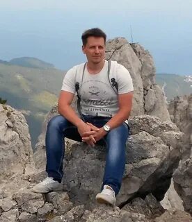 Человек 46 лет