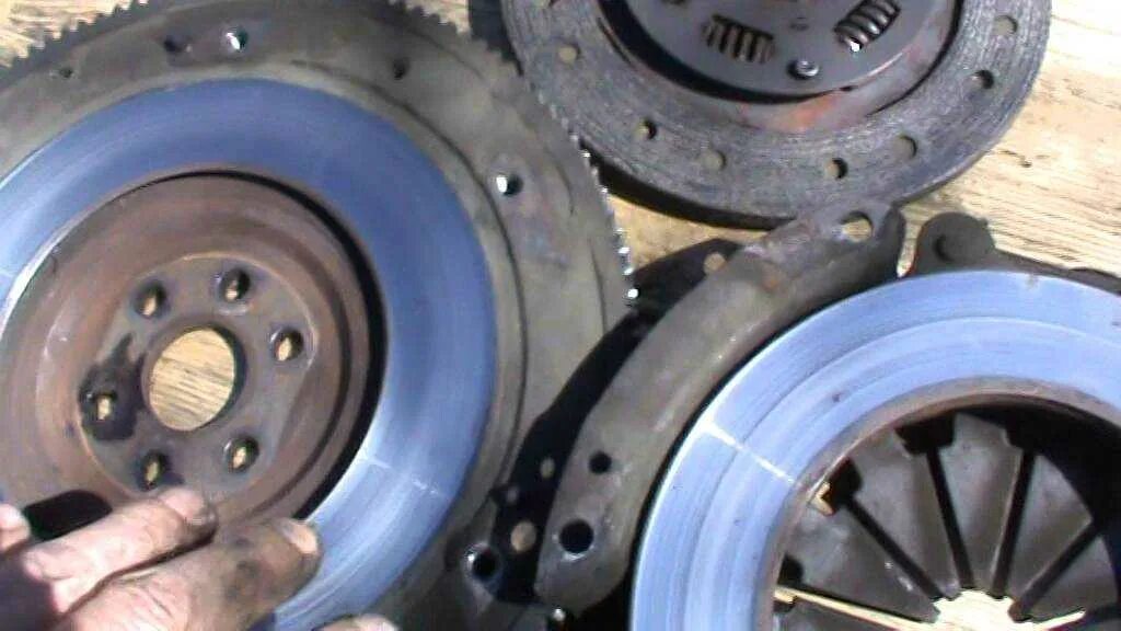 Триал выжимной фото. Демпферная пружина сцепления ваз 2110. Проточка корзины сцепления. Уаз дергается при трогании. Шлицы ступицы ведомого диска.