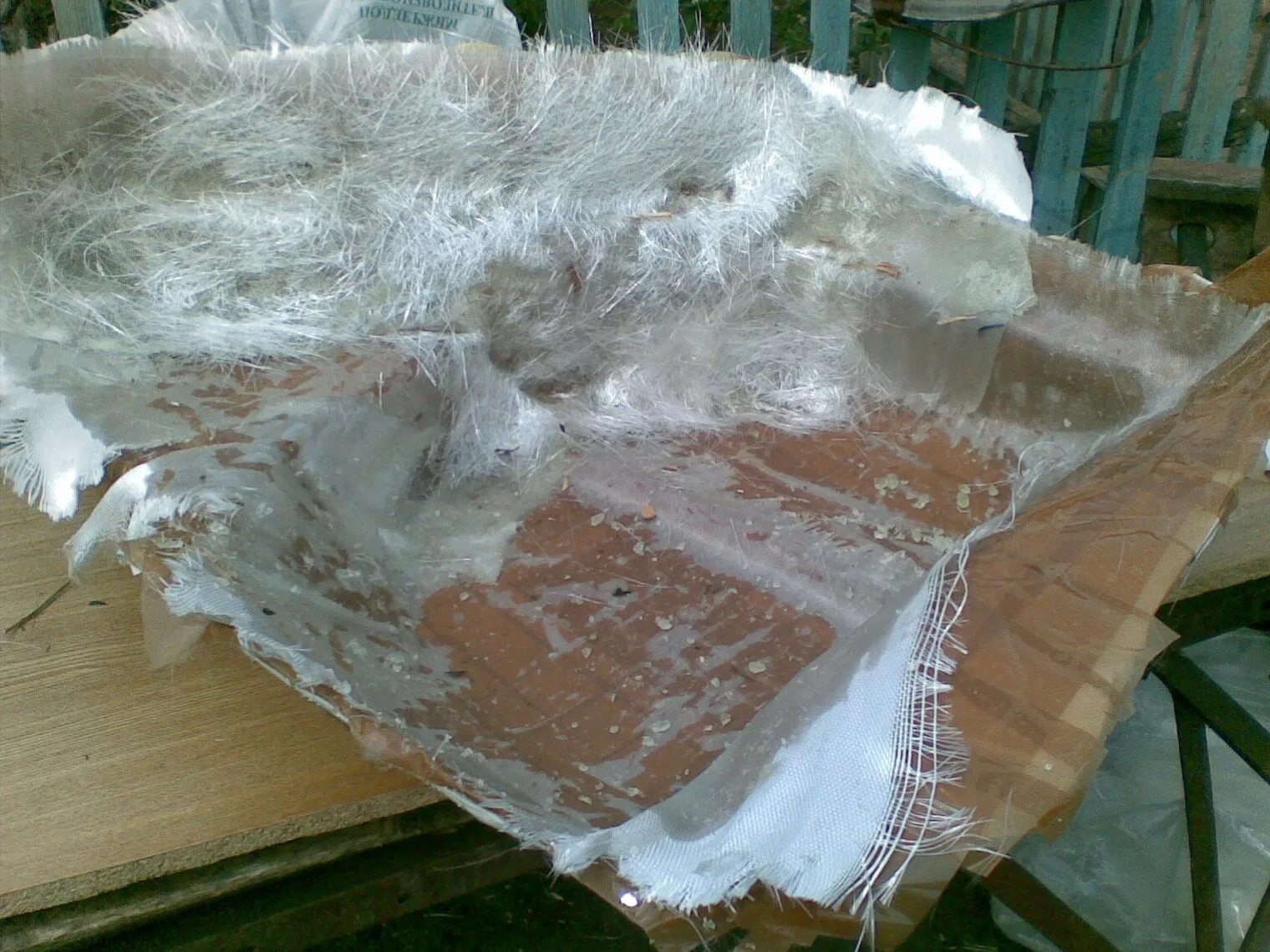 Жеоды на ткани. Ткань смола. Ткань смола. Стекломат и эпоксидная смола. Стол слэб с эпоксидной смолой.